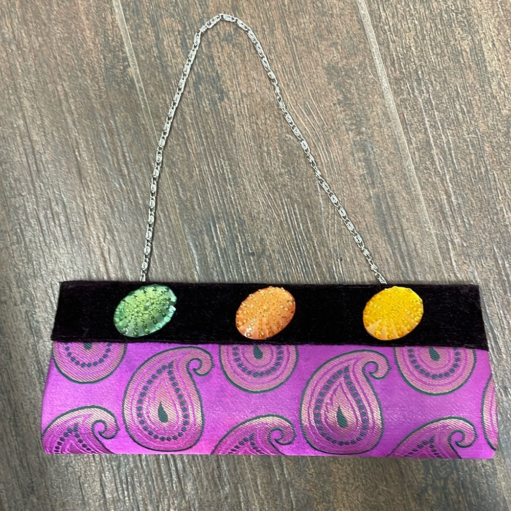 Clutch from India